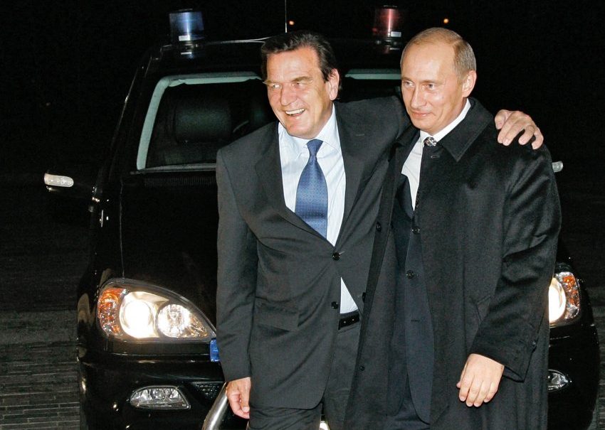 Экс-канцлер Германии Герхард Шредер отпраздновал 70-е в компании Владимира Путина 