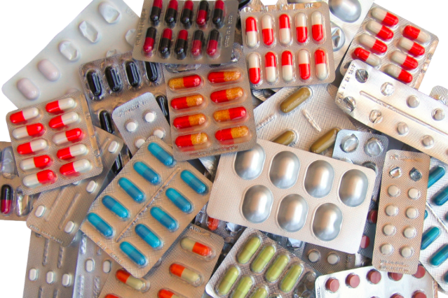 Удивляются, что не помогает: врач назвал главные ошибки россиян при покупке лекарств