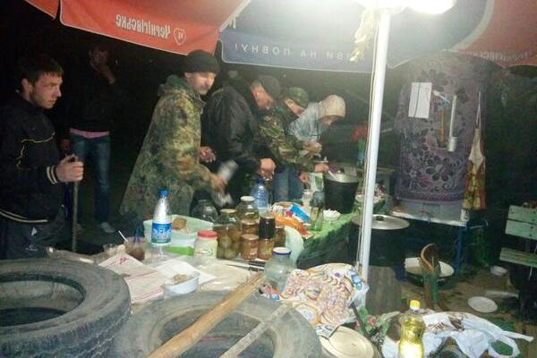 Под Соледаром ополченцы и шахтеры отбили атаку Нацгвардии. По непроверенной информации, есть убитые с обеих сторон Под Соледаром ополченцы и шахтеры отбили атаку Нацгвардии. По непроверенной информации, есть убитые с обеих сторон