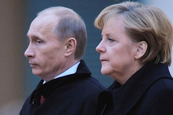 Путин по телефону обсудил с Меркель и Нетаньяху события на Украине 