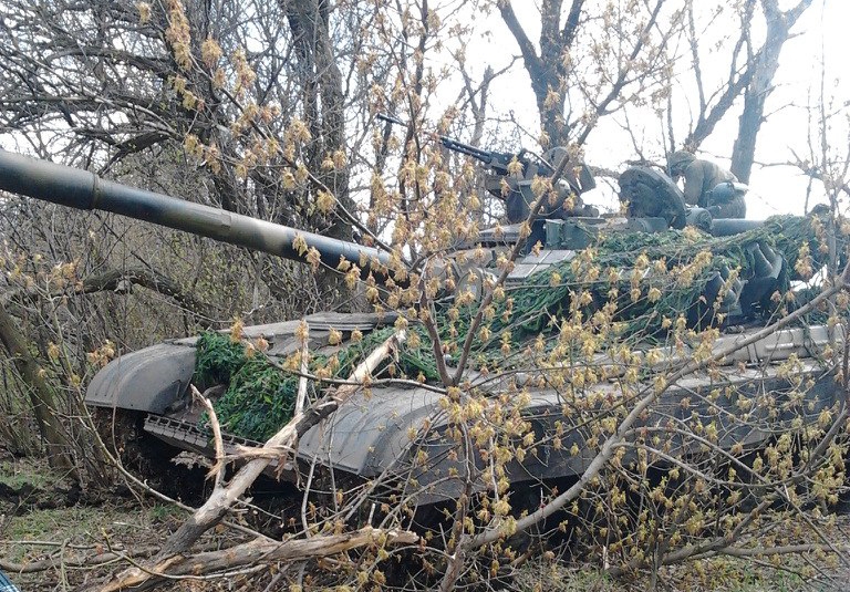 Бойцы самообороны Славянска захватили танк ВС Украины 