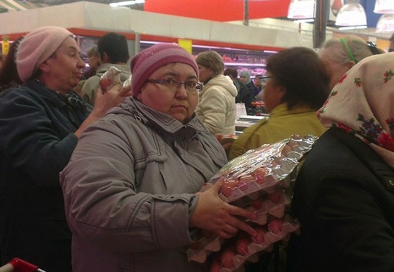 В Новосибирске яйца по рублю заставили передраться покупателей супермаркета 