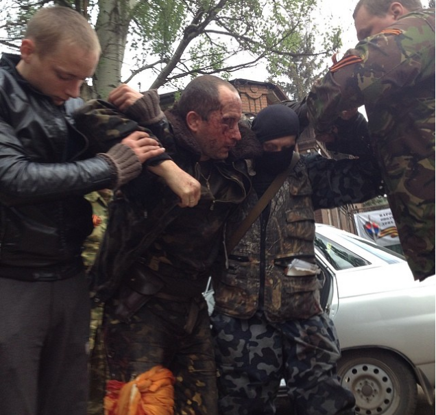 Украинские военные бросили своего раненого летчика 