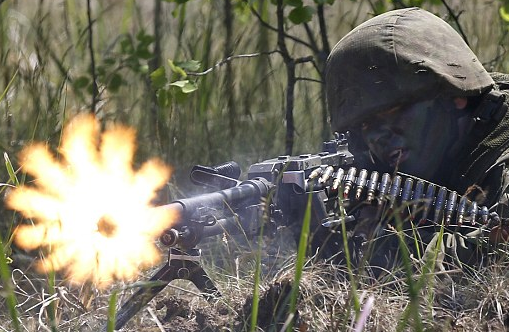 Появилось видео обстрела здания вокзала в Луганской области Украины 