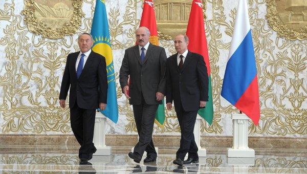 Лидеры России, Белоруссии и Казахстана встретились в Астане, чтобы подписать Договор о Евразийском экономическом союзе 