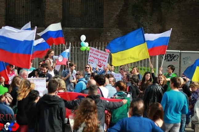 Итальянцы выступают против искажения информации о событиях на Украине 