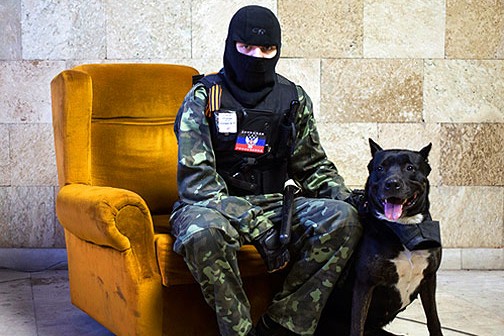 Активисты в Славянске освободили двоих бойцов СБУ 