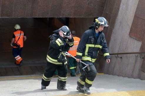 Причиной ЧП в метро в Москве мог стать предмет под днищем поезда 