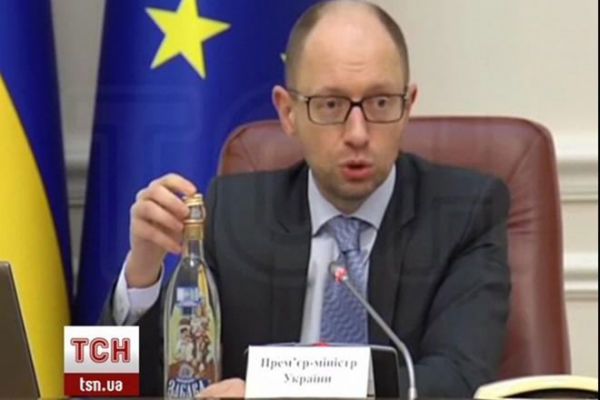 Украина вводит санкции против россиян за поддержку ополченцев Украина вводит санкции против россиян за поддержку ополченцев