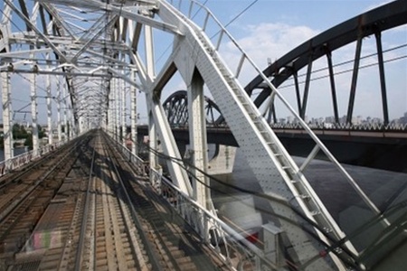 Девушке в Москве не удалось спрыгнуть с моста 