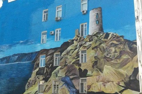 На стенах домов в Москве появились пейзажи Крыма 