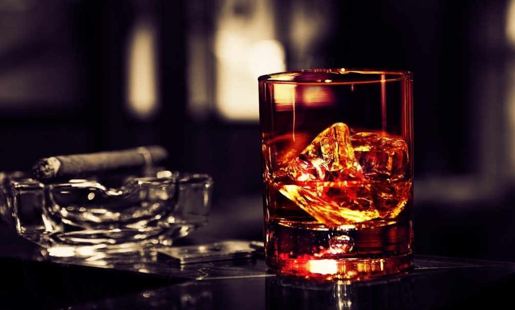 Россия нашла опасные вещества в американском виски 