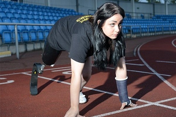 15-летняя англичанка ампутирует ногу, чтобы бегать как ее кумир - Писториус 