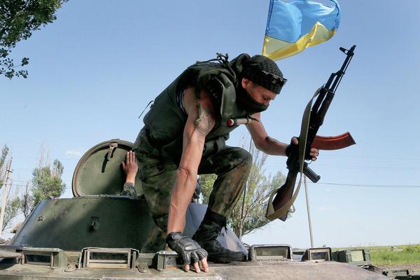 Украинская армия покидает города Донбасса 