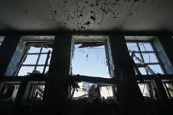 В Донецке произошел артобстрел жилых кварталов, пострадали мирные люди 
