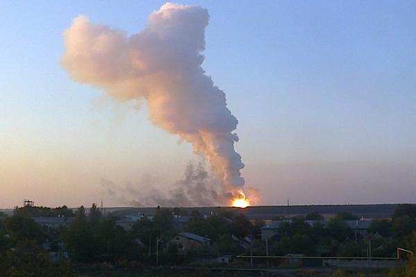 При обстрелах Донецка погибло много людей, сгорели дома 