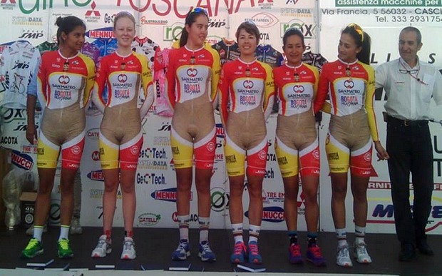 Колумбийские велогонщицы шокировали Европу своей униформой 