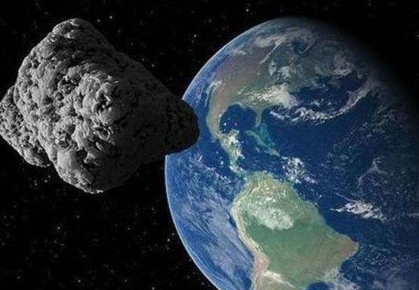 Сотни гигантских астероидов летят к Земле 