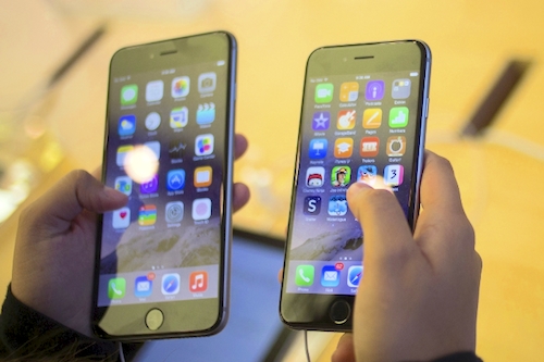 iPhone 6 и iPhone 6 plus поступили в продажу в России 