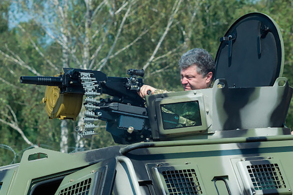 Порошенко продолжает видеть на территории Украины российские войска, но в меньшем количестве 