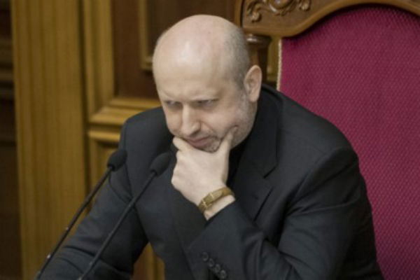Турчинов так и не подписал законы об особом статусе Донбасса и амнистии 