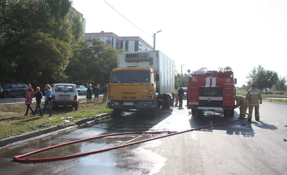 В Ростовской области в тройном ДТП 12-летняя пассажирка «Оки» вылетела через заднее стекло на дорогу 