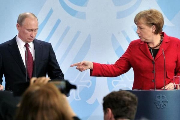 Путин опоздал к Меркель, но встреча состоялась Путин опоздал к Меркель, но встреча состоялась