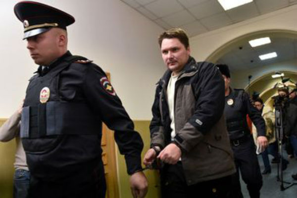 Суд поместил под домашний арест руководителя полетов во Внуково 