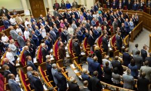 Депутаты Рады впервые приняли присягу хором