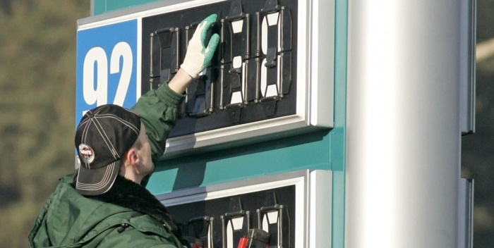 Цена на бензин достигла 50-60 рублей за литр 
