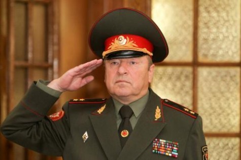 Лукашенко отправил в отставку министра обороны 