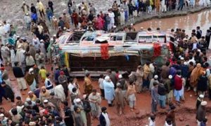 В ДТП в Пакистане погибли 56 человек и 25 ранены