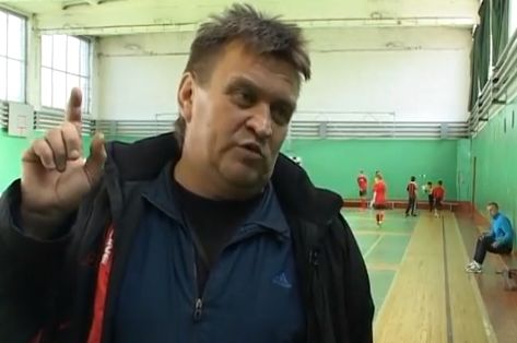 Уральский тренер по футболу стал звездой Интернета 