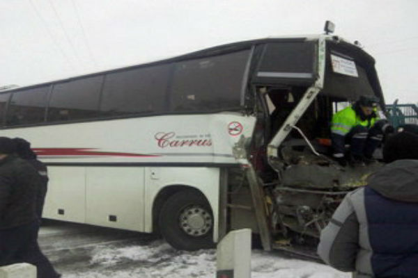 Поезд и рейсовый автобус столкнулись в Красноярском крае 