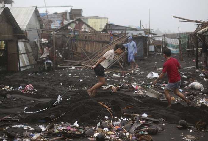 21 человек погиб из-за тайфуна на Филиппинах 