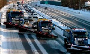 Для спасения Москвы от снегопада МЧС готовит 10 тысяч машин
