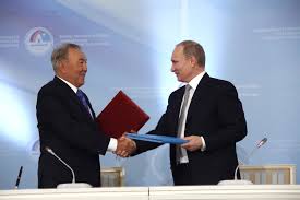 Путин и Назарбаев подписали союзнический договор Путин и Назарбаев подписали союзнический договор