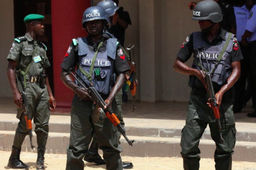 В Нигерии вооруженные люди освободили более 200 заключенных 