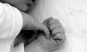 В Татарстане умер младенец после родов, принятых уборщицей