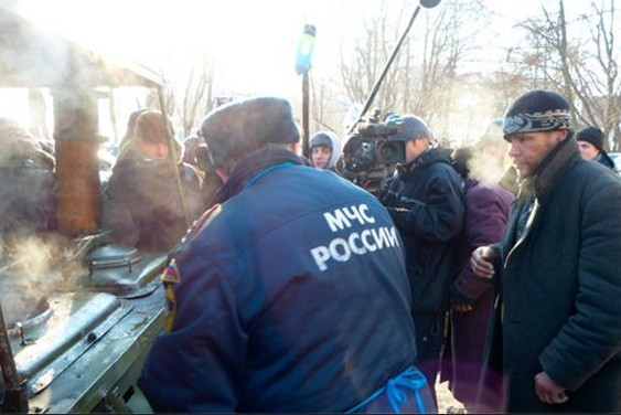 МЧС открыло пункт питания для застрявших в пробках москвичей 