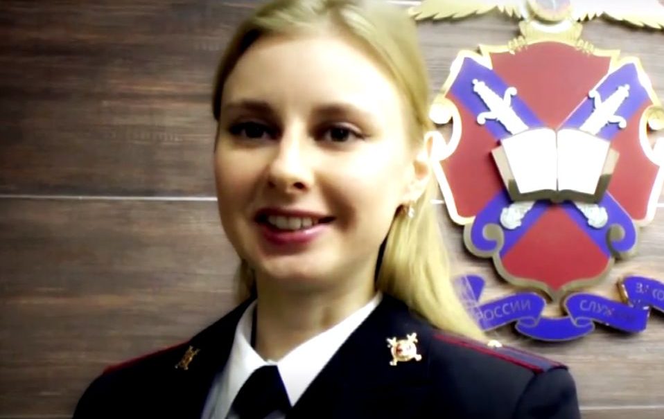 Будущие полицейские необычно поздравили россиян 