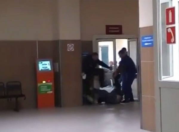 В ростовской больнице охранники жестоко избили пациента 
