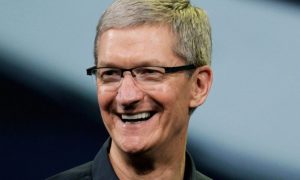 Глава Apple пожертвовал крупную сумму в поддержку ЛГБТ-движения