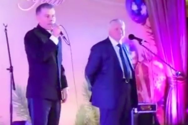 Газманов и Миронов спели в Госдуме новый патриотический хит 