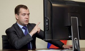 Медведев разрешил приватизацию «Роснефти»