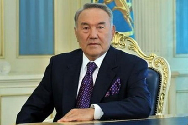 Назарбаев предложил стать посредником в украинском кризисе 