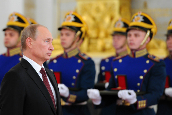 Путин поздравил ветеранов с праздником Героев Отечества 