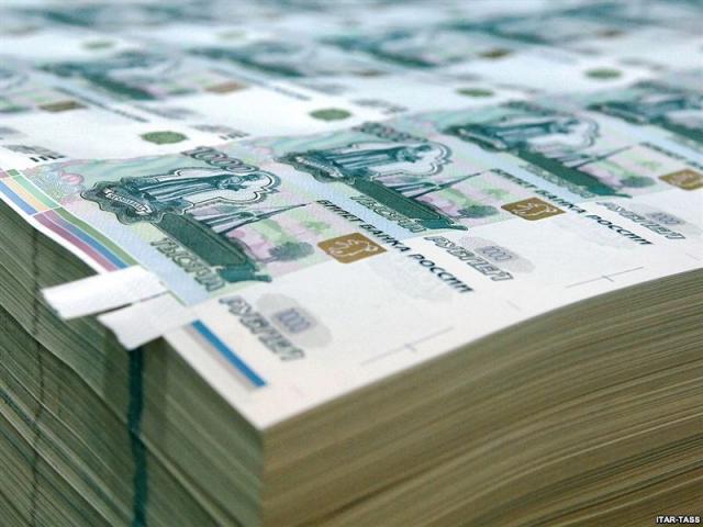 Курс доллара в первый день торгов 2015 года подскакивал на 3,3 рубля 