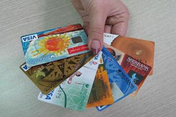 Сбербанк определил лимиты на снятие денег с карт 