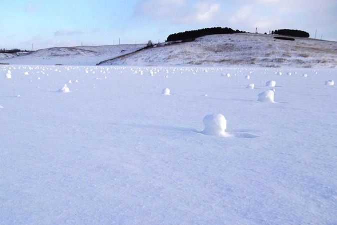 Под Прокопьевском природа создала сотни снеговиков 